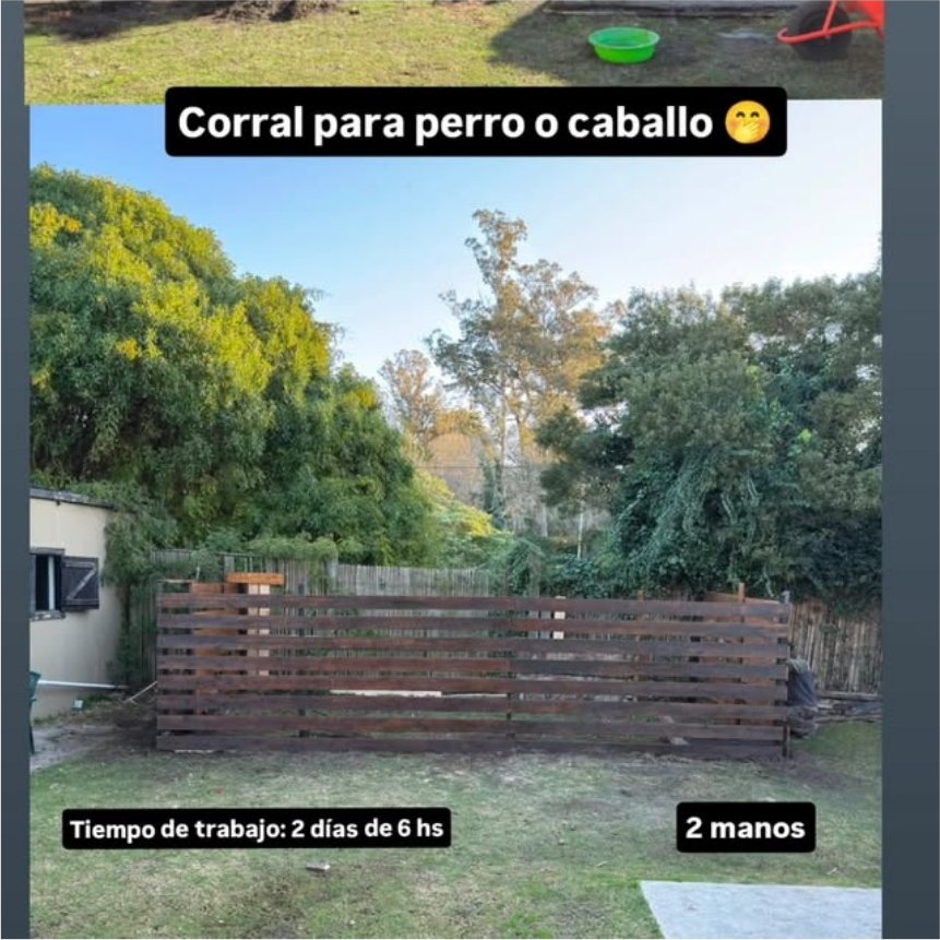 Cerco de madera horizontal nuevo en un jardín